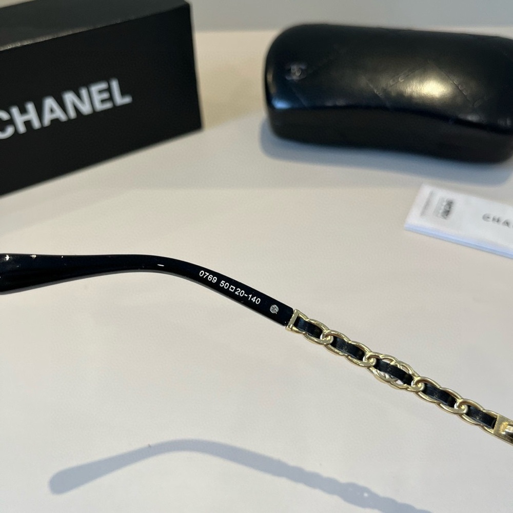 Chanel Large Frame Sunglasses - Picture 6 of 6